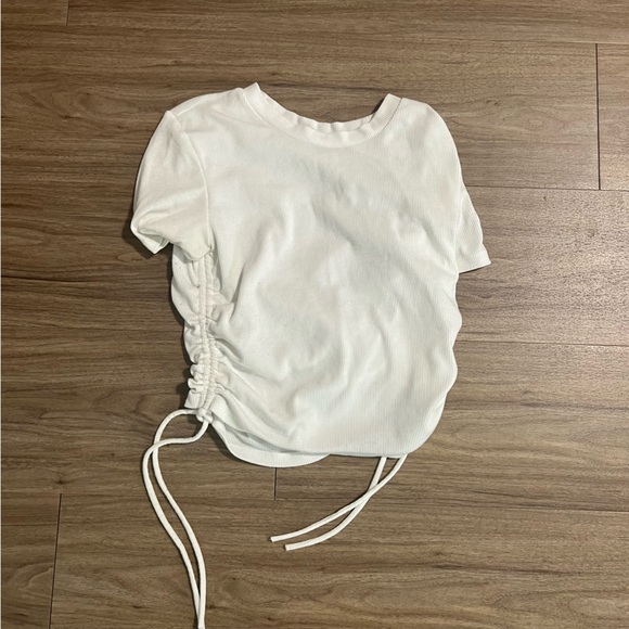 🦋 2/$15🦋 Zara White Side Cinched Ribbed Cropped Tee - Picture 4 of 4